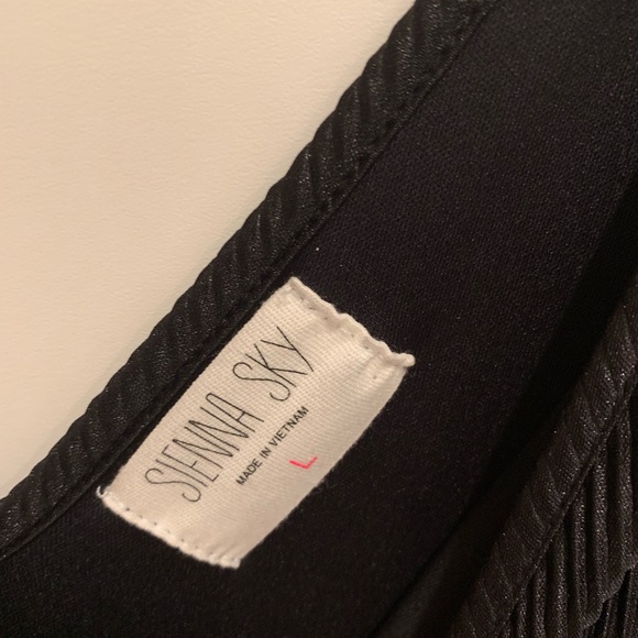 Black pleated jumpsuit - Picture 3 of 3